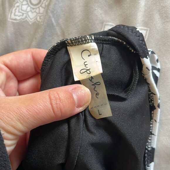 Cupshe Onepiece Swimsuit Size Large - Picture 4 of 4